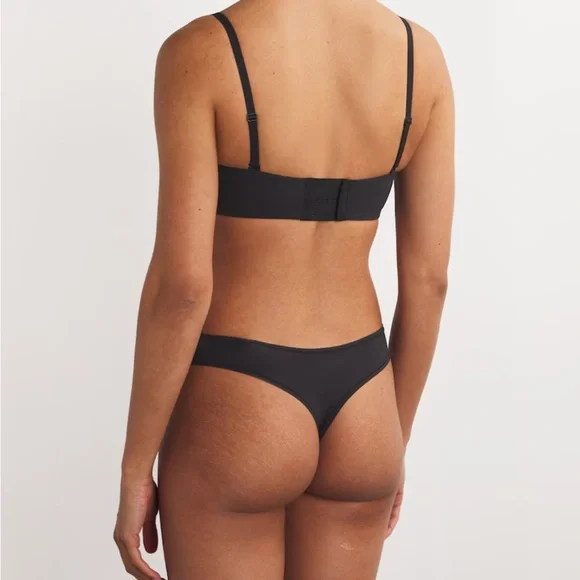 SKIMS
Fits Everybody Strapless Bra 34DD Onyx Black - Picture 2 of 6